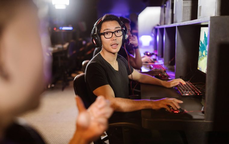 A Short History of How Gaming Communities Formed Online