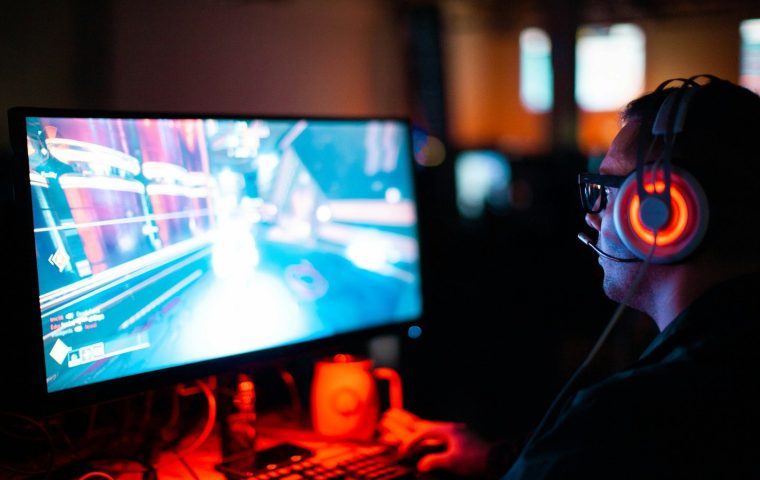 How to Get Better at Aiming in Any First Person Shooter
