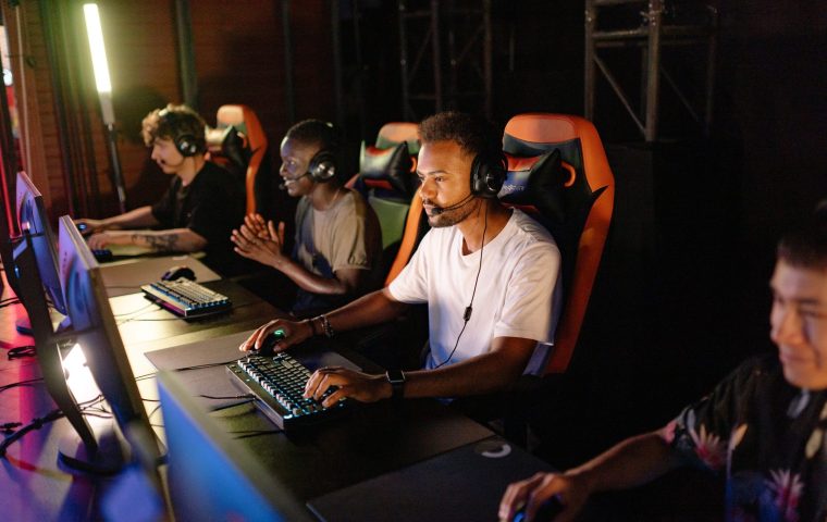 What Separates Pro Players From Skilled Amateurs