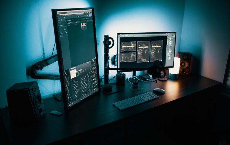 How to Set Up Dual Monitors for Gaming and Multitasking